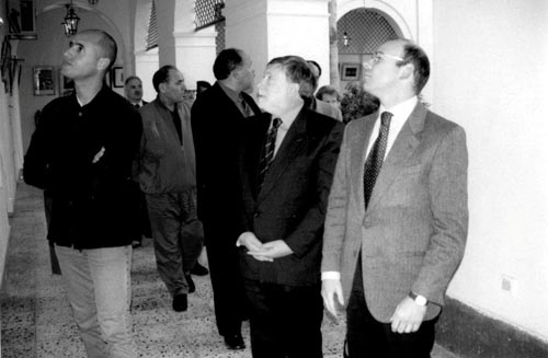Pagina 112 Bengasi (Libia), Consolato Generale d'Italia, 2002. Da snistra: Saif El Islam Gheddafi, Armando Ginesi,   Alfredo Durante Mangoni, Console Generale d'Italia
