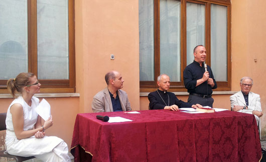 da sinistra Caterina Marzioni del Museo Diocesano di Jesi; Massimo Bacci, Sindaco di Jesi,; Mons. Gerardo Rocconi, Vescovo di Jesi; Don Cristiano Marasca, Parroco della Cattedrale; Randolfo Frattesi, 